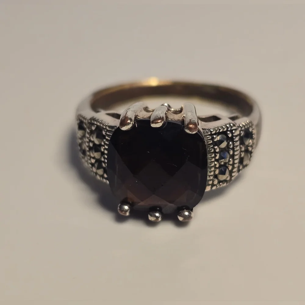 Unique Vintage Black Onyx Faceted Stone Silver-Tone Ring. Size 8